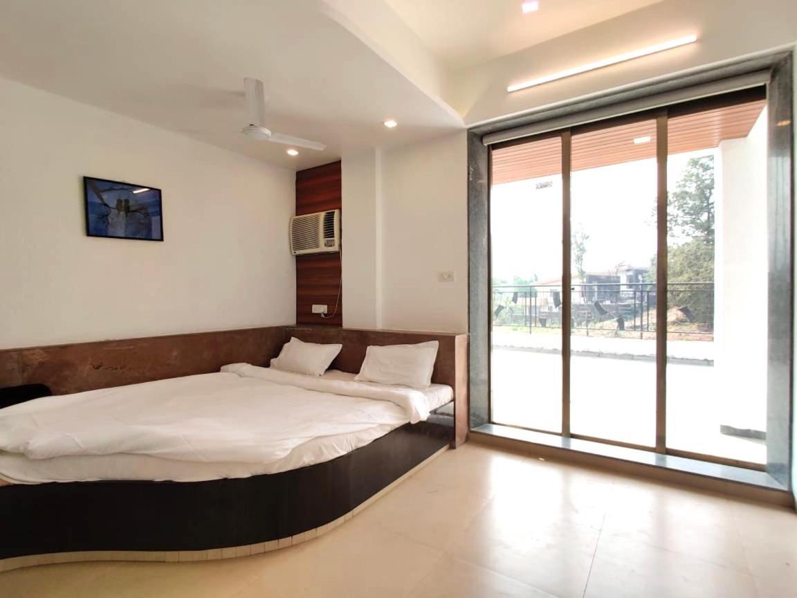 Karma - By Pine Villas Lonavala Esterno foto